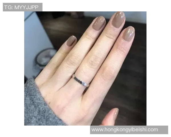 足球天才20岁绯闻女友拍摄性感MV引热议网民围观瞬间爆红 足球天才20岁绯闻女友拍摄性感MV引热议网民围观瞬间爆红