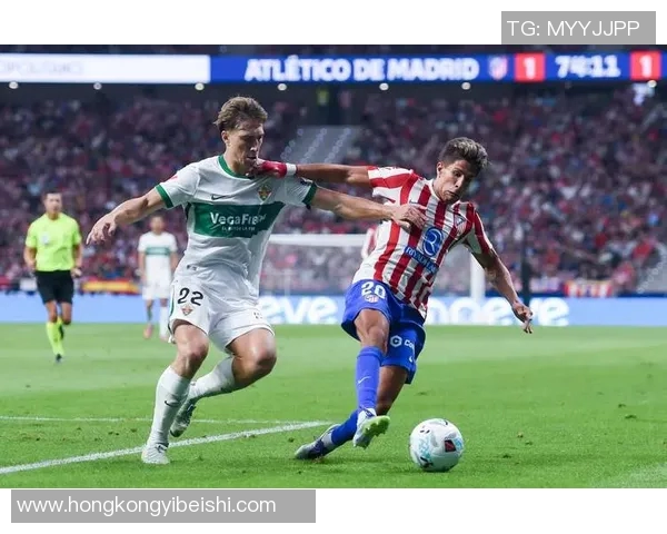 足球球星运动鞋搭配解析提升你的球场时尚感与竞技表现 足球球星运动鞋搭配解析提升你的球场时尚感与竞技表现